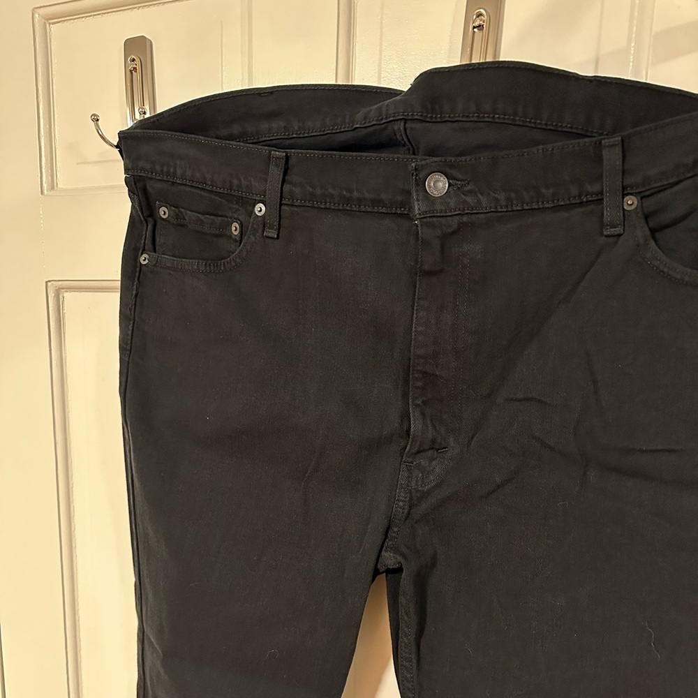 Men’s Levi 511 Skinny Jeans. 42x30 - Black